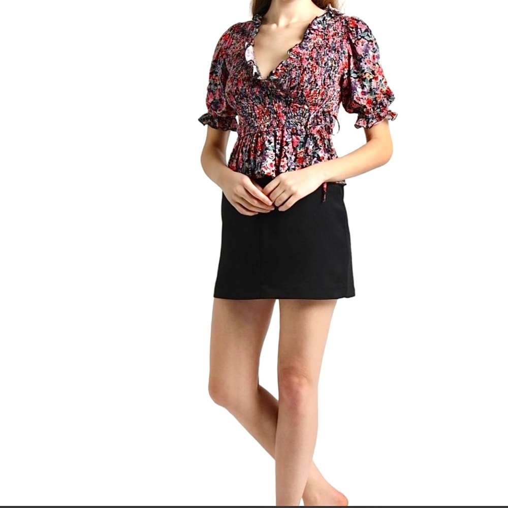 Top shop Floral Wrap Top Side Ties has 3/4 Puff Sleeve and Ruffle Neckline Sz 2
